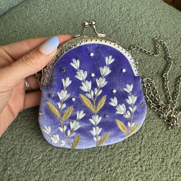 Hand Embroidered Purple and Silver Chain Purse - Picture 3 of 4